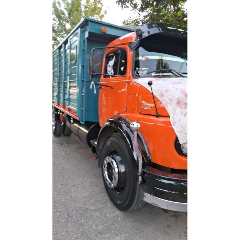 Mercedes benz carrosado 1518 titular impecable