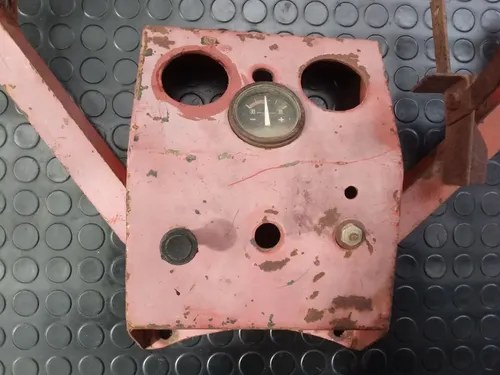 Tablero Instrumental Motor / Maquinaria Rosa/rojo Desgastado