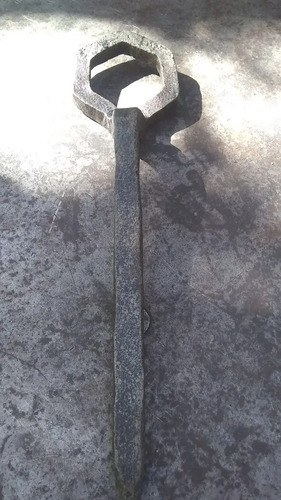 Llave Tuercas / Tapa De Eje De Carro Hierro Forjado Antigua - 10