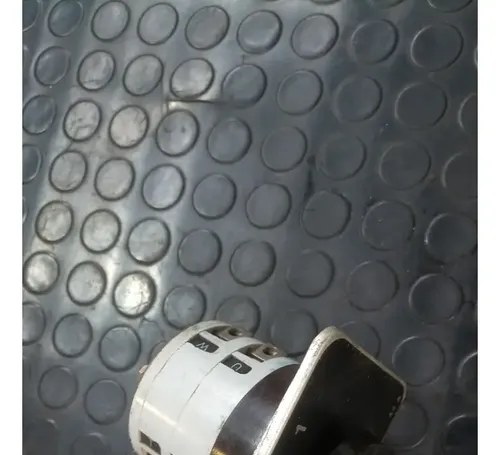Llave Interruptor Conmutador Vefben 380 V. 45 A. Negro - 9