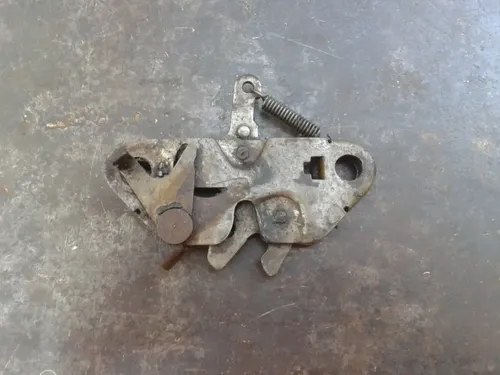 Cerradura Capot Fiat 125 Original - 3