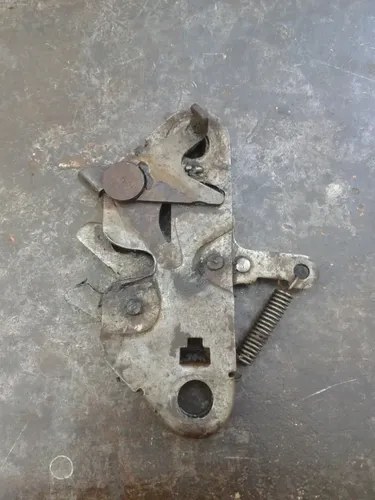 Cerradura Capot Fiat 125 Original - 7