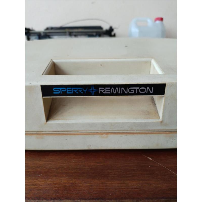 Máquina de escribir Sperry Remington 22