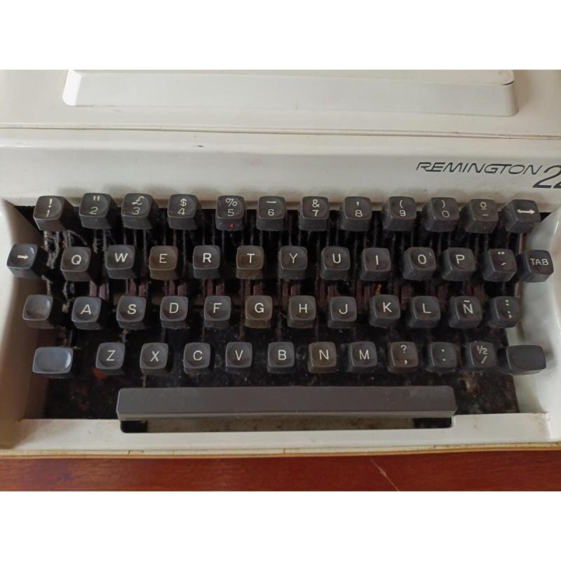 Máquina de escribir Sperry Remington 22 - 4