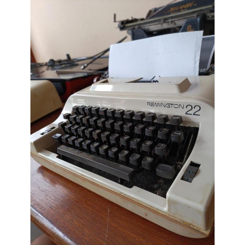 Máquina de escribir Sperry Remington 22 - 6