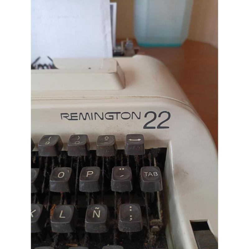 Máquina de escribir Sperry Remington 22 - 7
