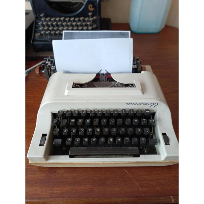 Máquina de escribir Sperry Remington 22 - 8