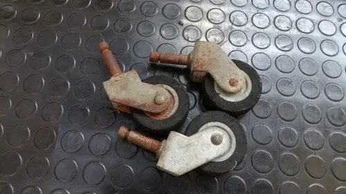 3 Antiguas Rueditas Para Muebles U Otros Usos - 2